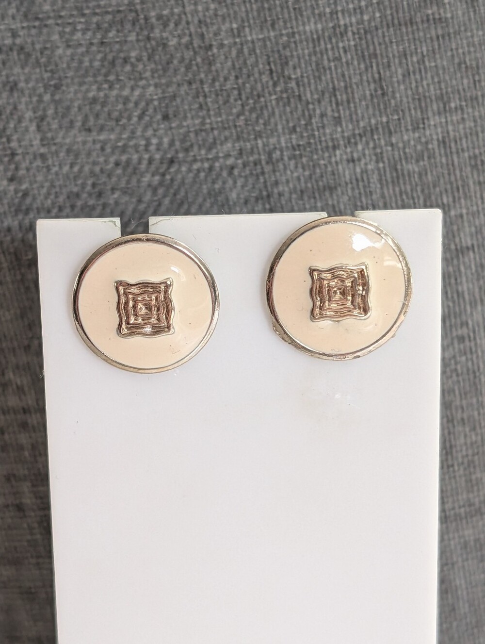 Vintage 80s 90s Classic Chic Silver Tone Cream Enamel Post Stud Earrings